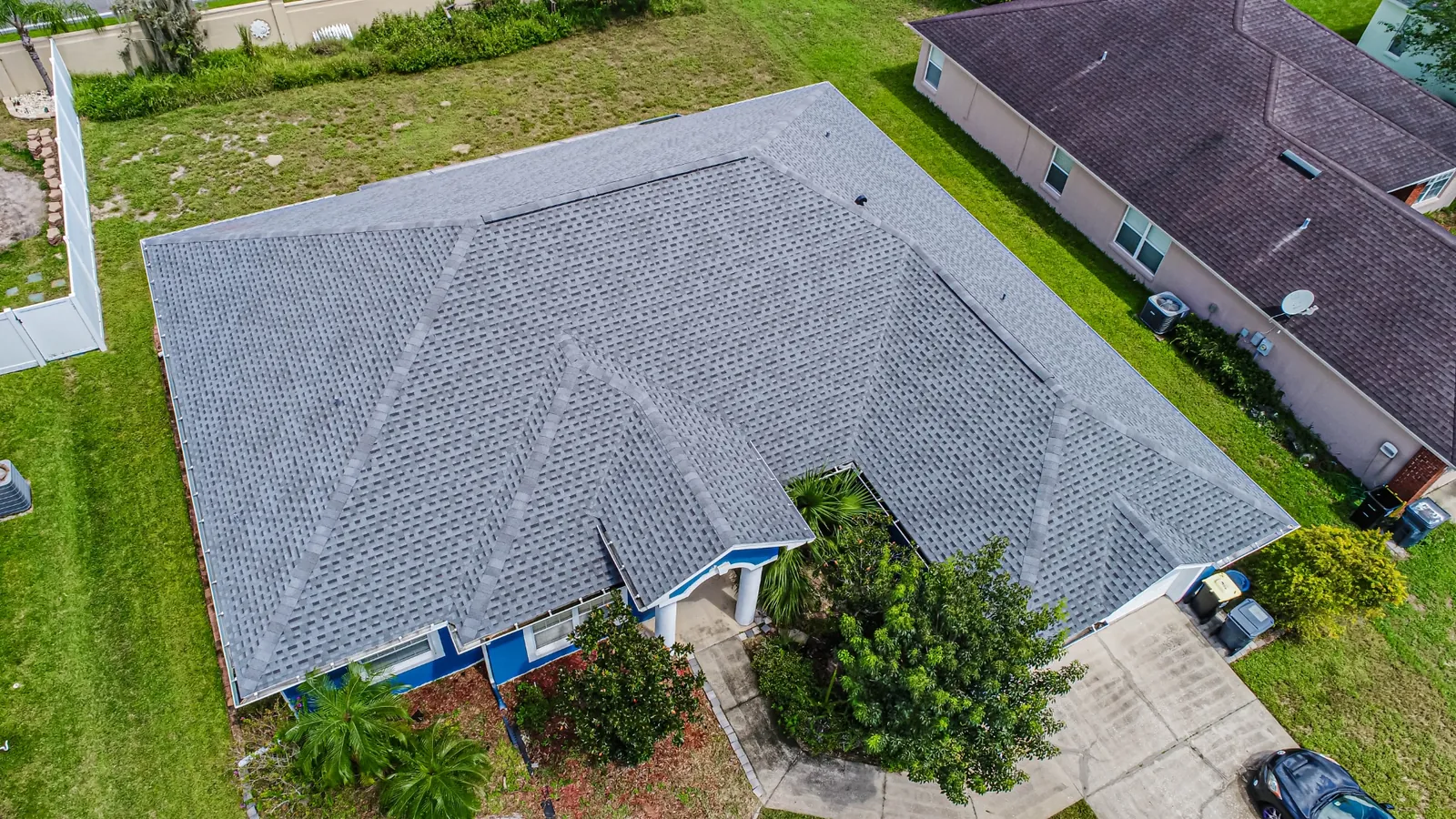 Aerial view of a Stronghold shingle roof on a Florida cul-de-sac home