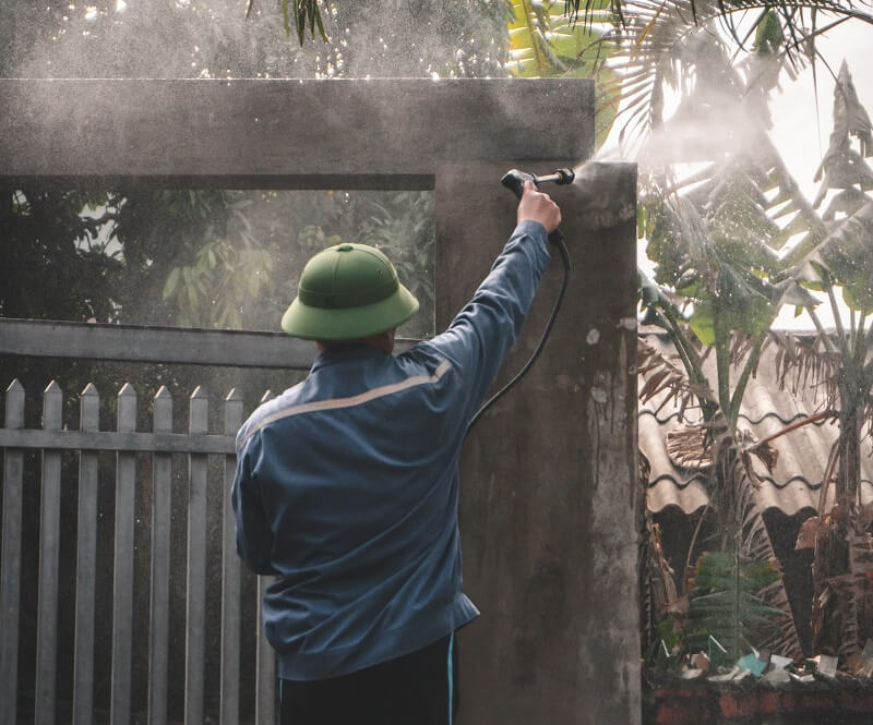 Washing and cleaning roofs