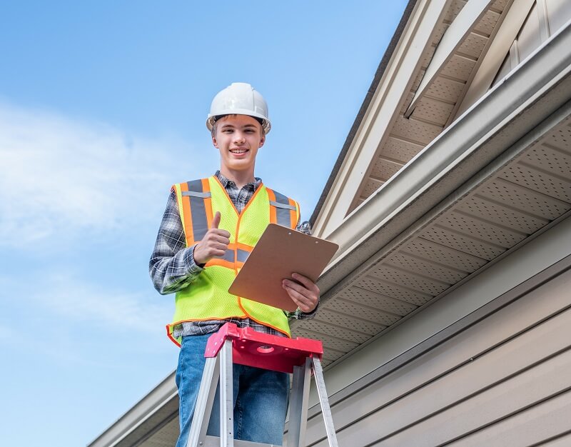 Roof inspector reports to the relator