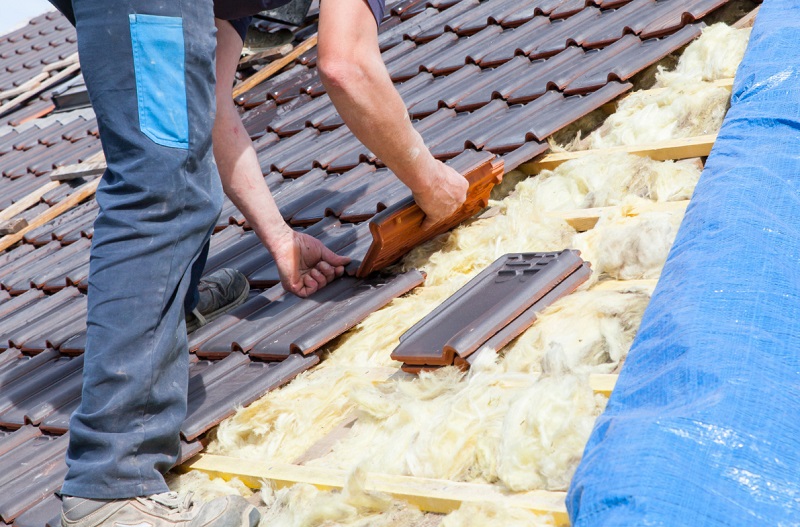 Installing tiles on roofs