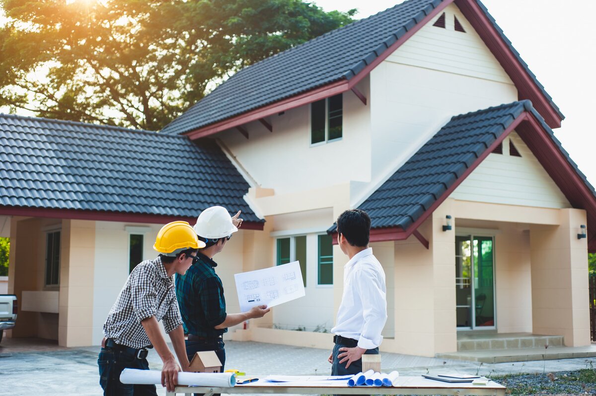 Roof contractors in new roof project